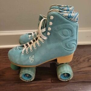 Candi Girl Carlim Quad Suede Roller Skates with White Laces - Women